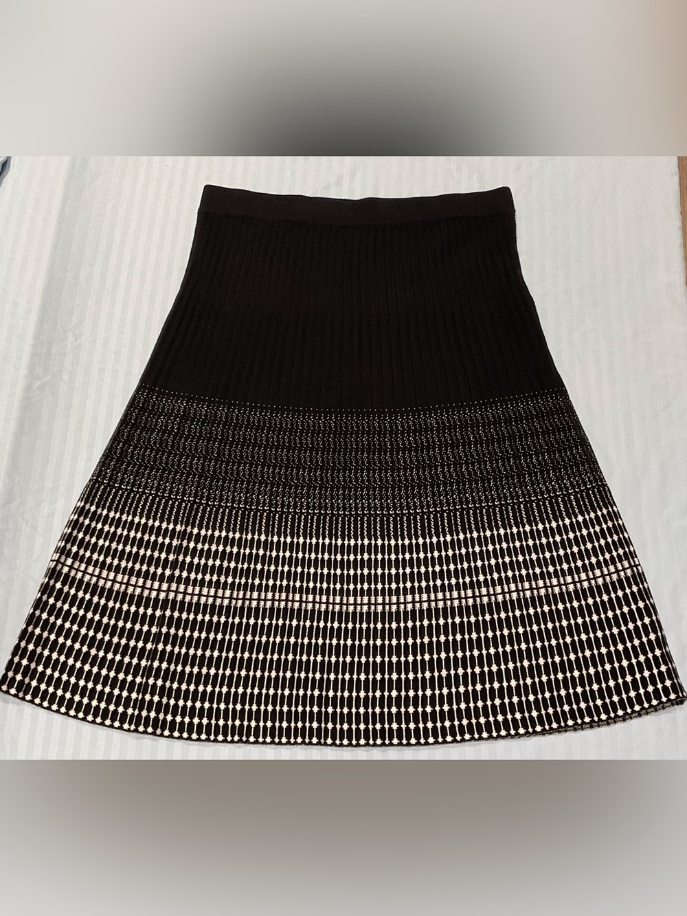 Black Patterned Knit A-Line Skirt 2x